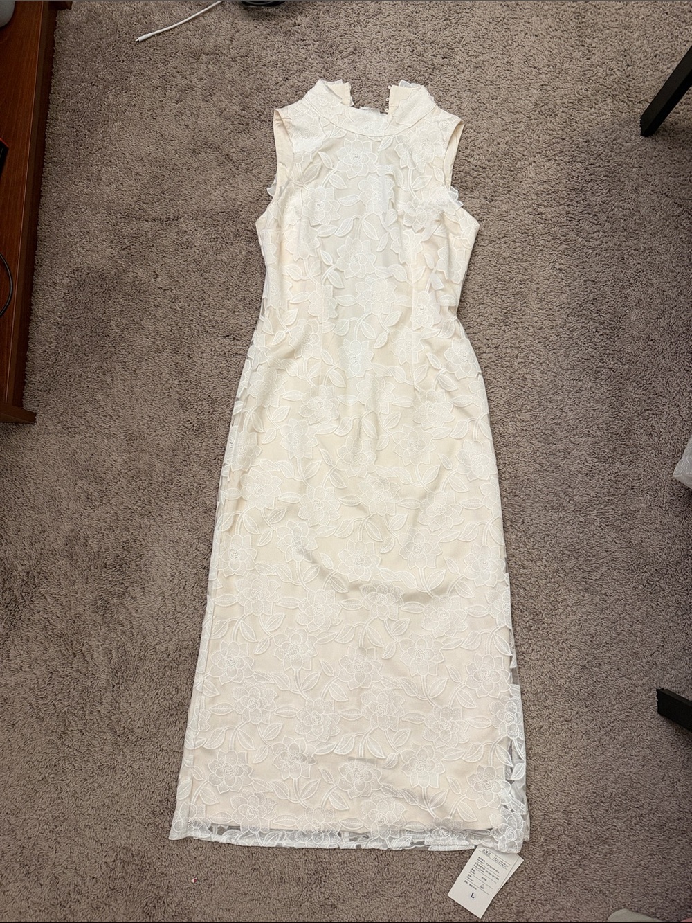 Sleeveless Ivory Lace Sheath Dress
